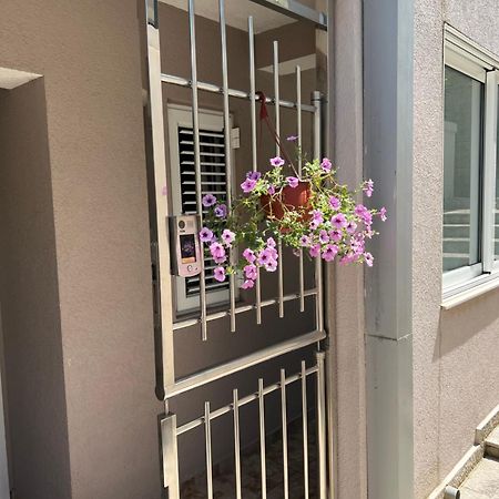 Guest House Mrvaljevic Budva Bagian luar foto