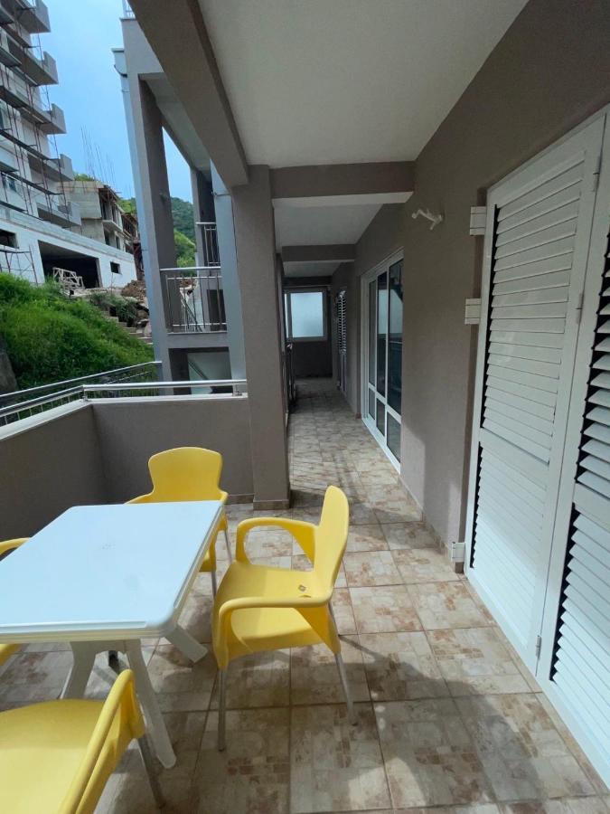 Guest House Mrvaljevic Budva Bagian luar foto