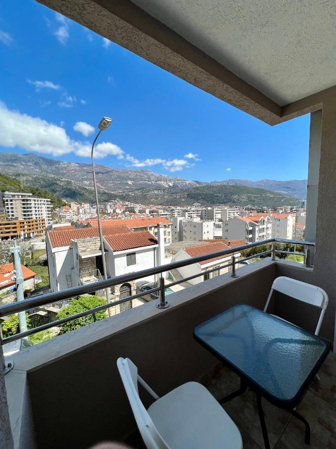 Guest House Mrvaljevic Budva Bagian luar foto