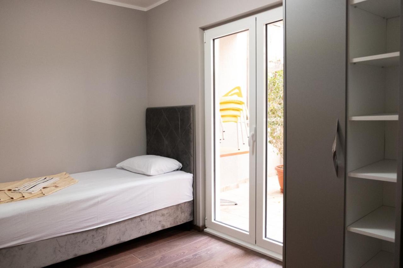 Guest House Mrvaljevic Budva Bagian luar foto