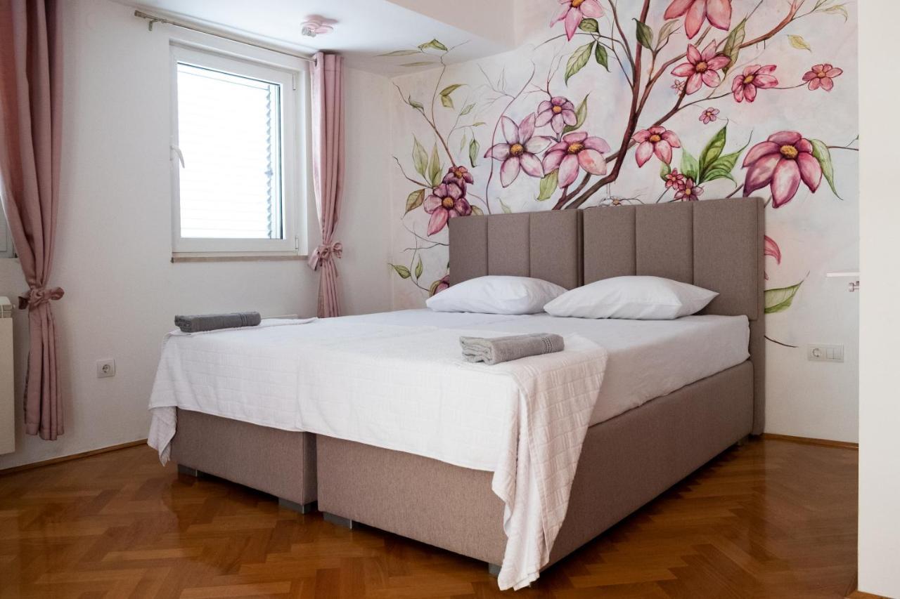 Guest House Mrvaljevic Budva Bagian luar foto
