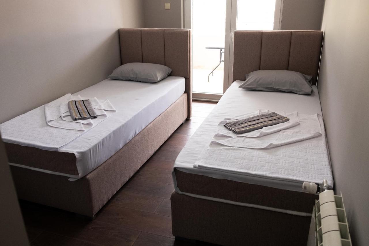 Guest House Mrvaljevic Budva Bagian luar foto