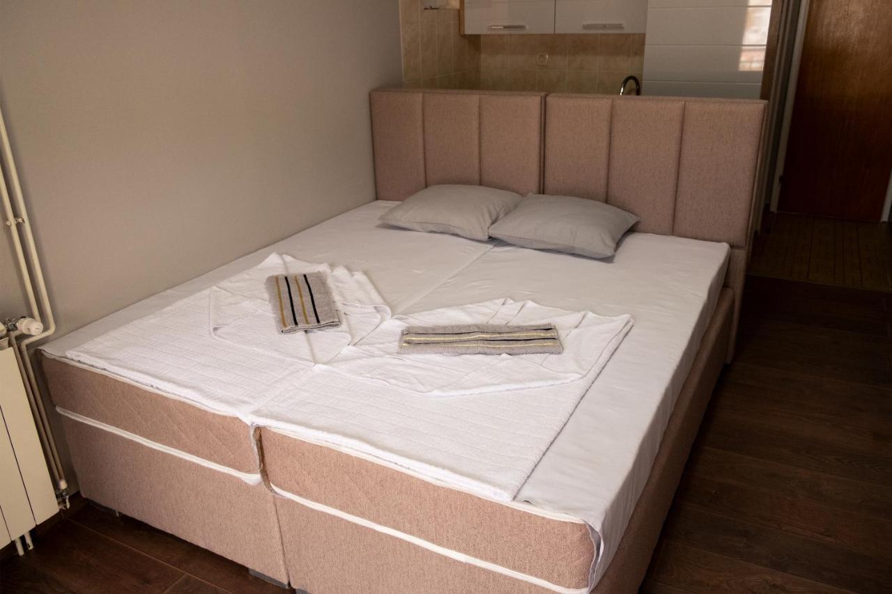 Guest House Mrvaljevic Budva Bagian luar foto