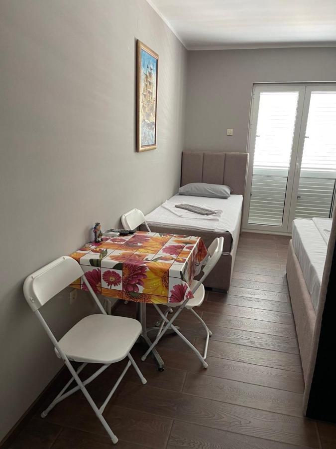 Guest House Mrvaljevic Budva Bagian luar foto