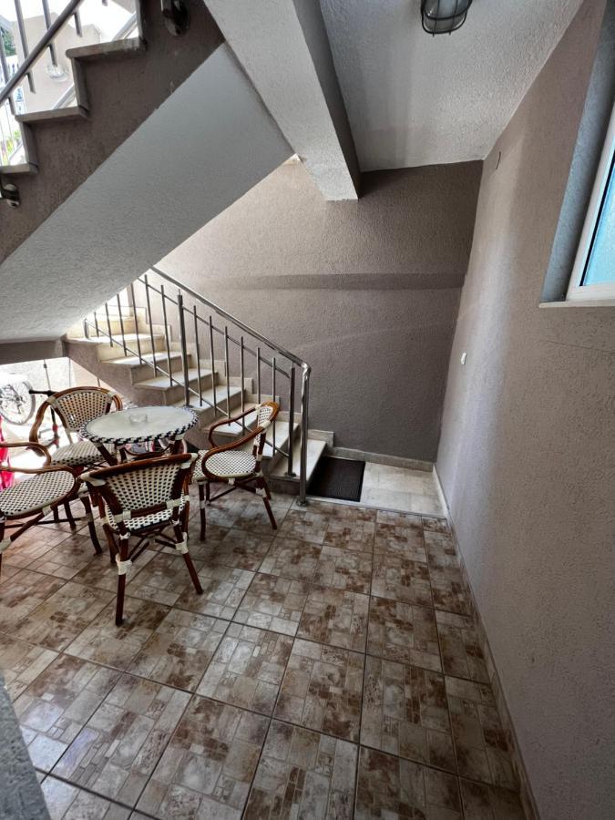 Guest House Mrvaljevic Budva Bagian luar foto