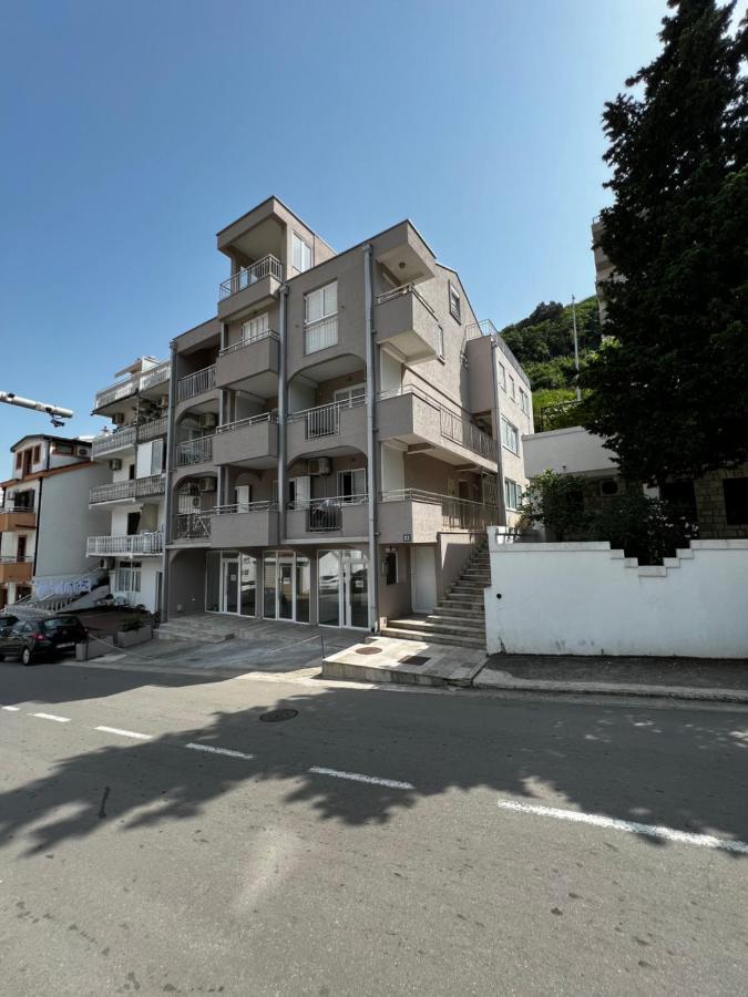 Guest House Mrvaljevic Budva Bagian luar foto
