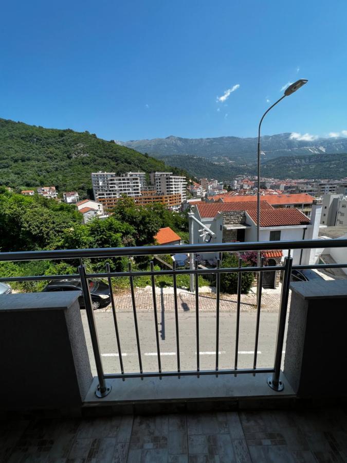 Guest House Mrvaljevic Budva Bagian luar foto