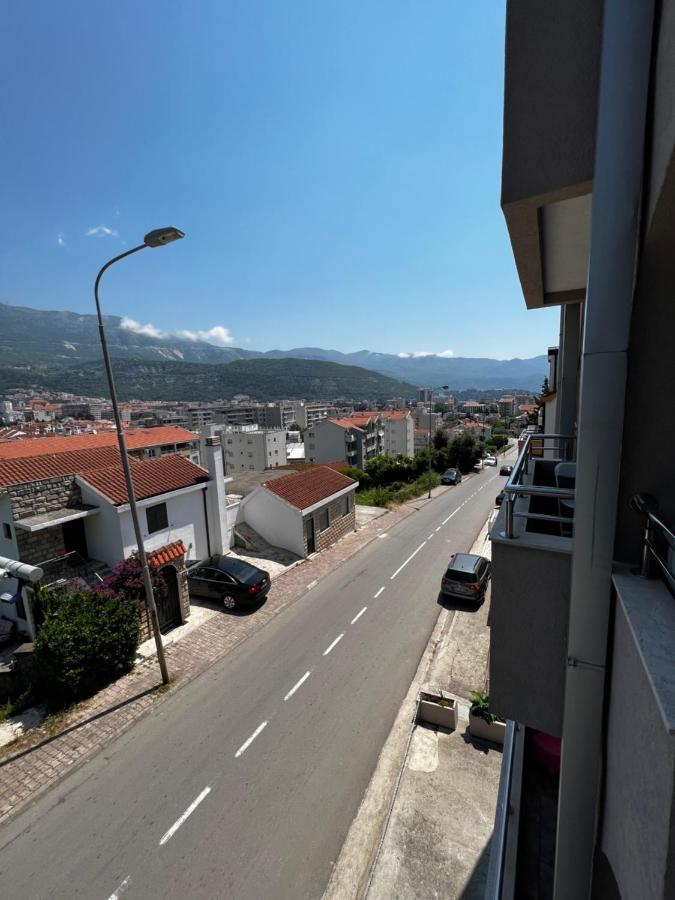 Guest House Mrvaljevic Budva Bagian luar foto