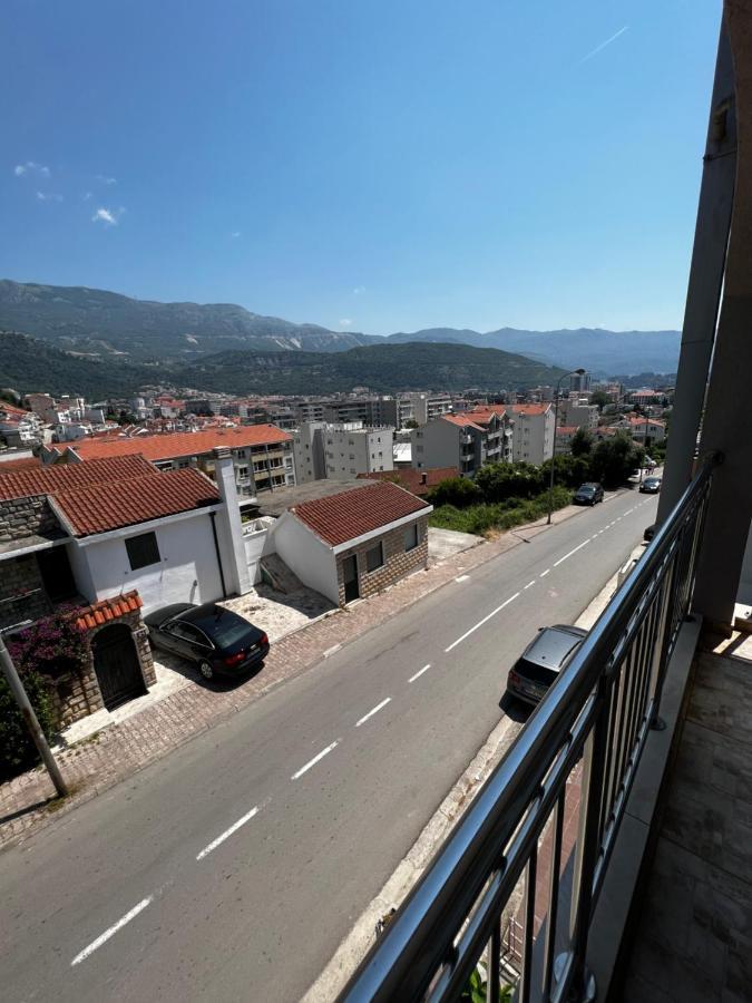 Guest House Mrvaljevic Budva Bagian luar foto