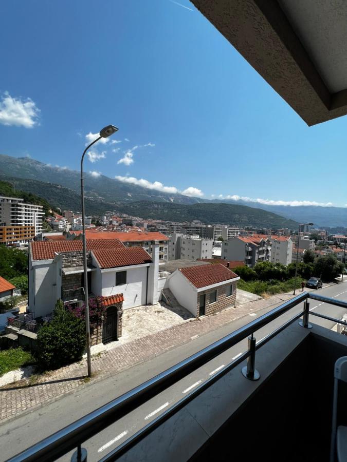 Guest House Mrvaljevic Budva Bagian luar foto