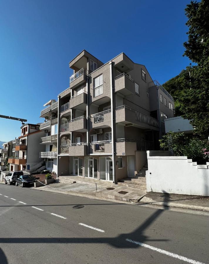 Guest House Mrvaljevic Budva Bagian luar foto