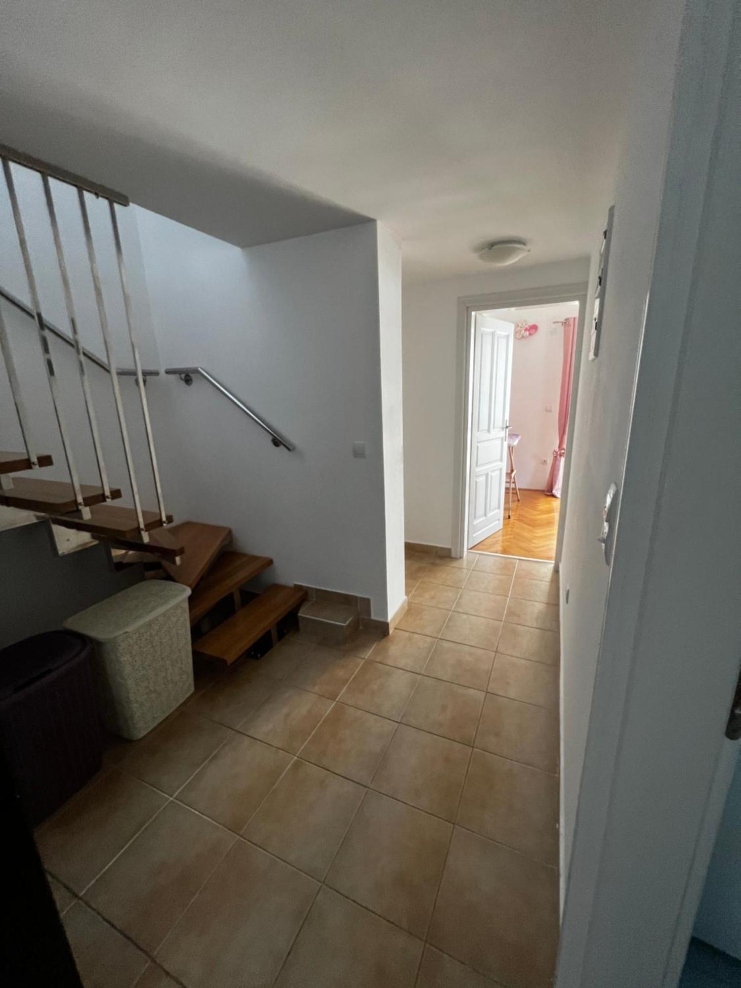 Guest House Mrvaljevic Budva Bagian luar foto