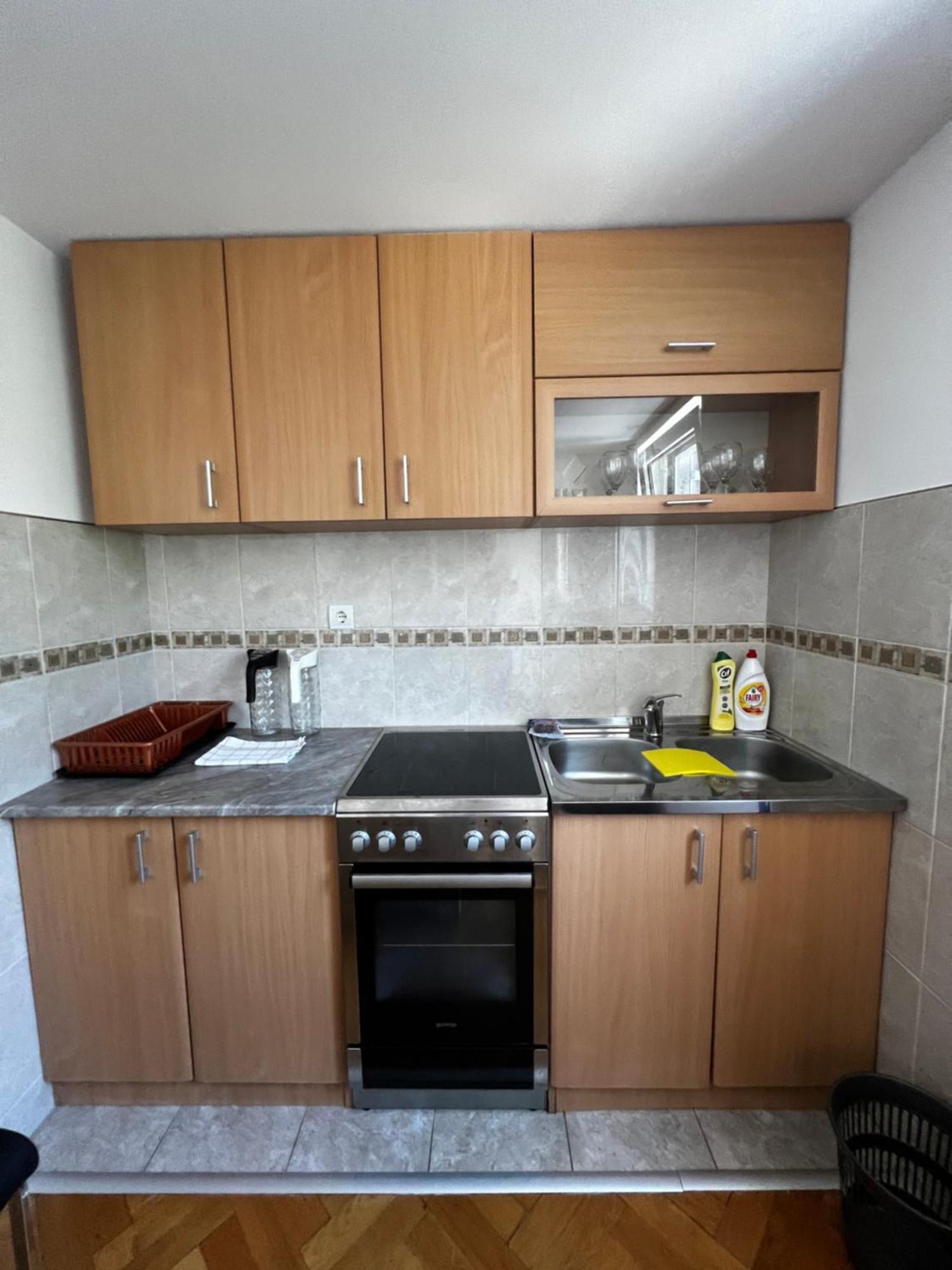 Guest House Mrvaljevic Budva Bagian luar foto