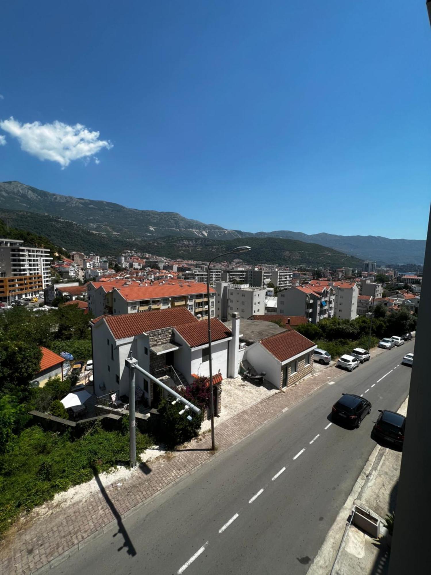 Guest House Mrvaljevic Budva Bagian luar foto
