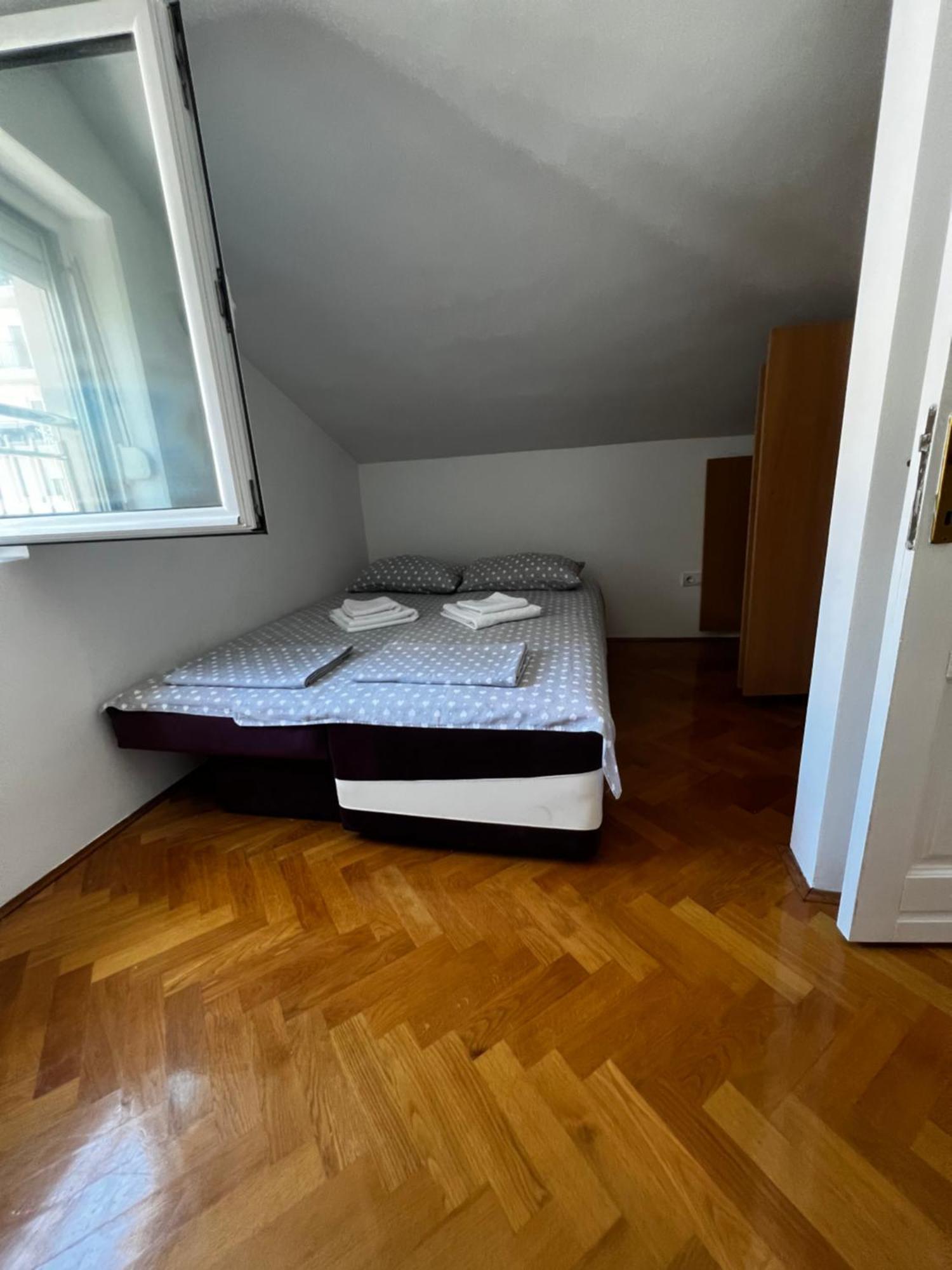 Guest House Mrvaljevic Budva Bagian luar foto