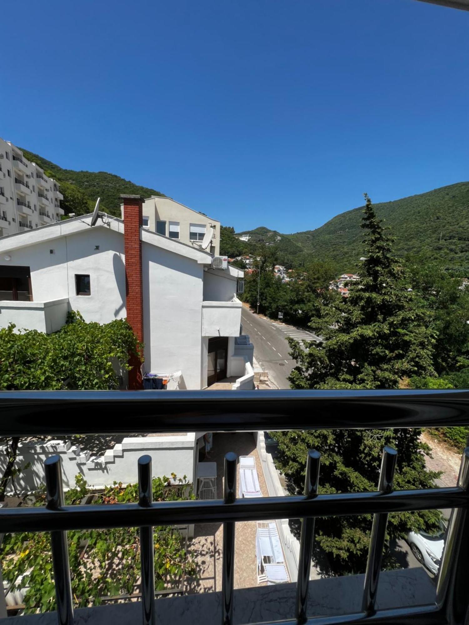 Guest House Mrvaljevic Budva Bagian luar foto