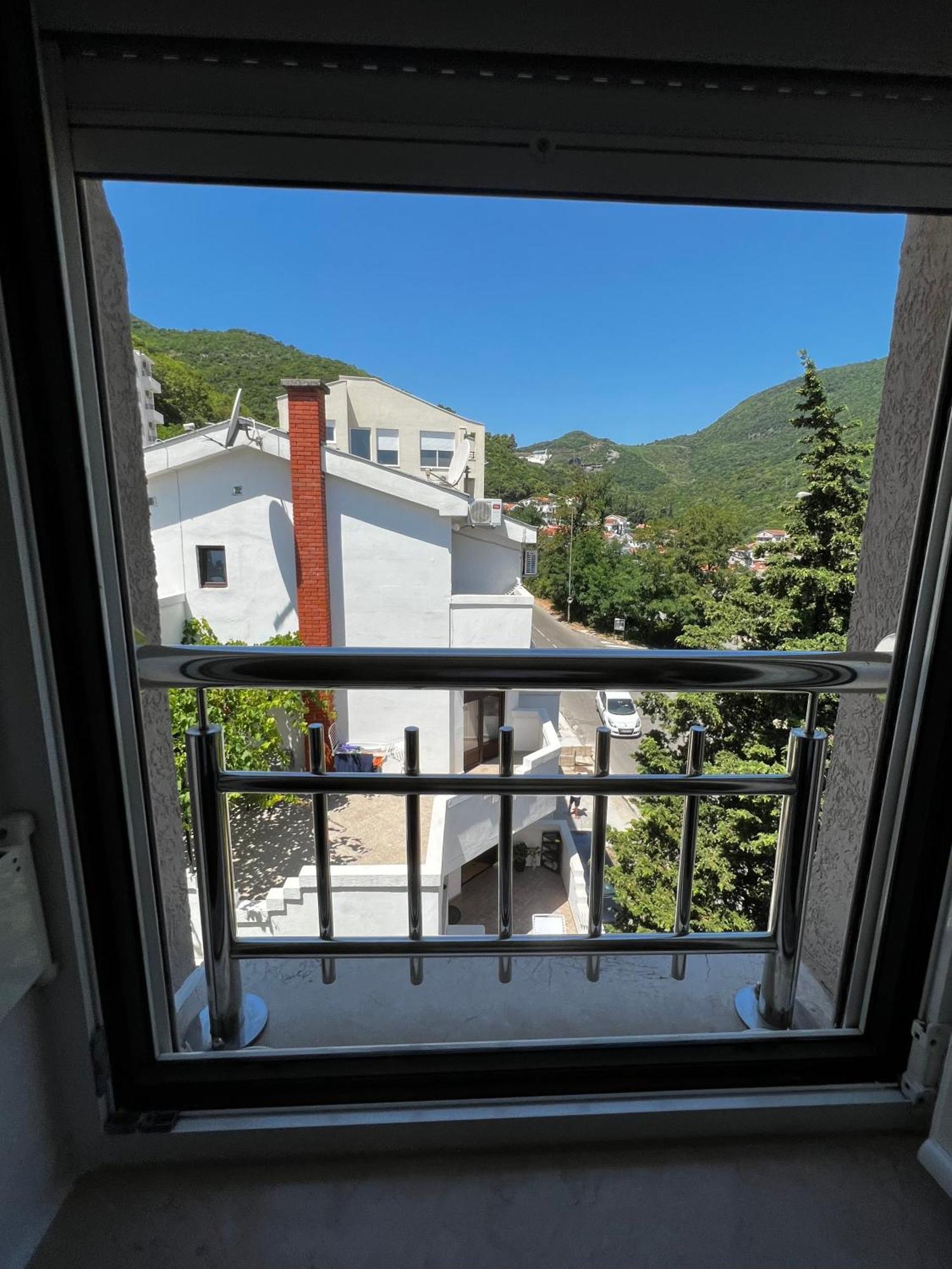 Guest House Mrvaljevic Budva Bagian luar foto