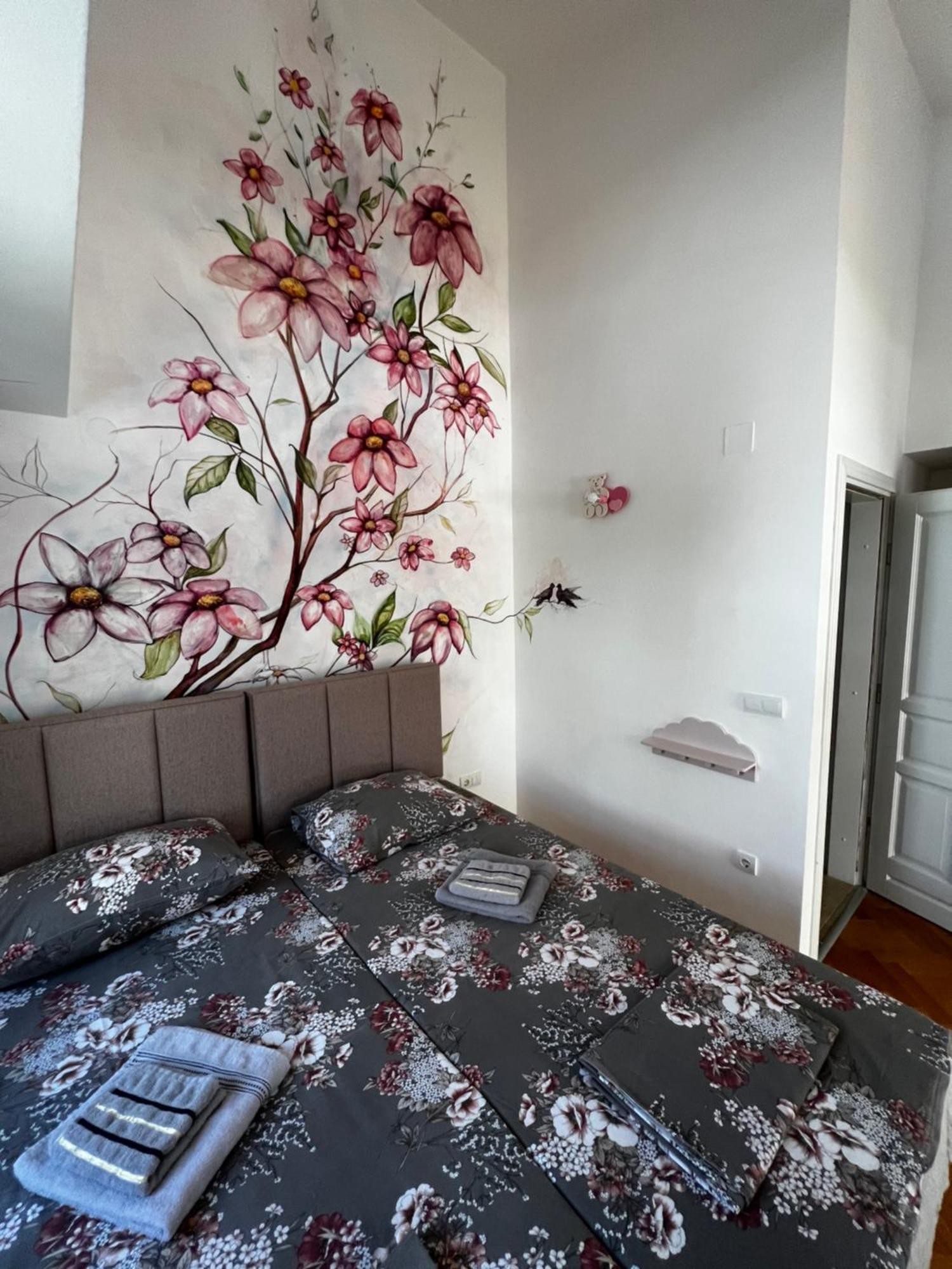 Guest House Mrvaljevic Budva Bagian luar foto